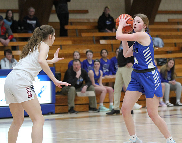 Kailey Keskitalo looks for an open teammate during the first half of ...